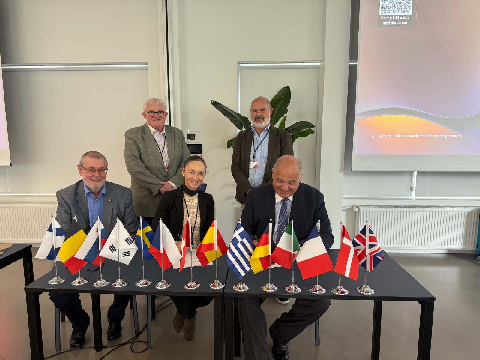 LATAM-PCI-firma-acuerdo-de-colaboracion-con-CFPA-Europe