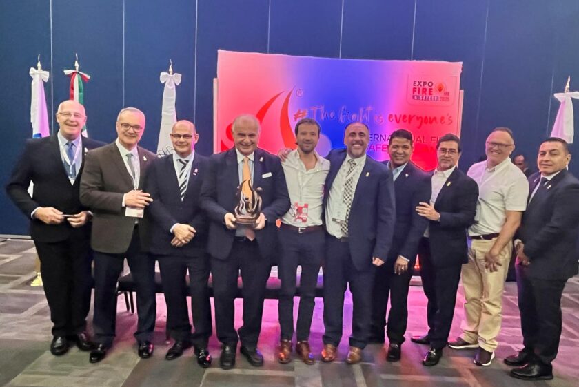 reconocimiento-Carlos-Morett